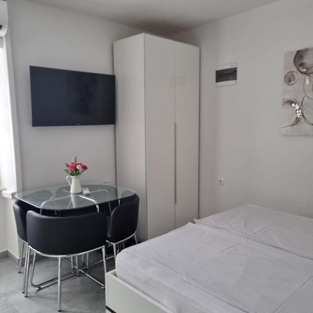 Apartments And Room Vela Senj  Ngoại thất bức ảnh