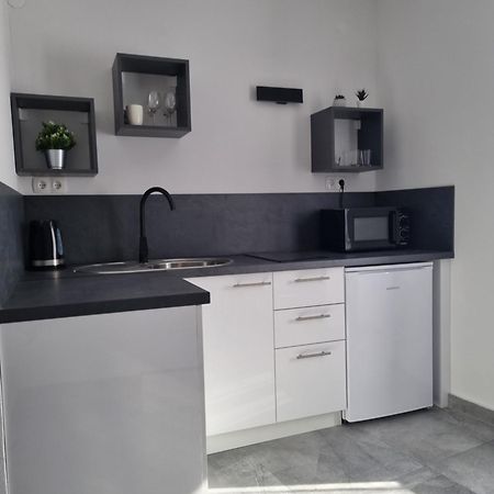 Apartments And Room Vela Senj  Phòng bức ảnh