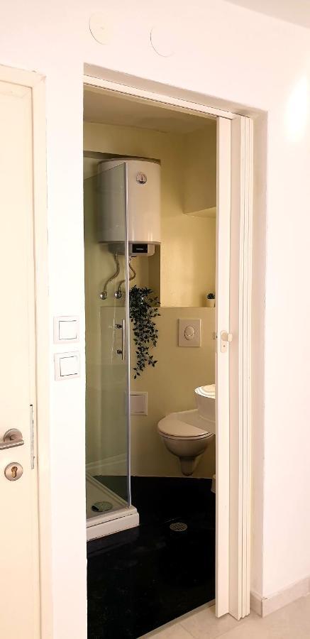 Apartments And Room Vela Senj  Ngoại thất bức ảnh