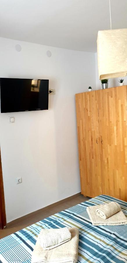 Apartments And Room Vela Senj  Ngoại thất bức ảnh